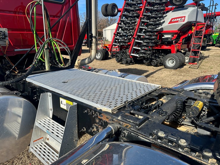 #35229-•-2013-mack-chu-t/a-daycab-truck-tractor-image-22