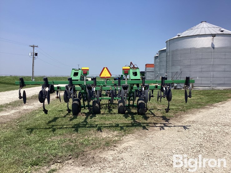 john-deere-2700-image-6