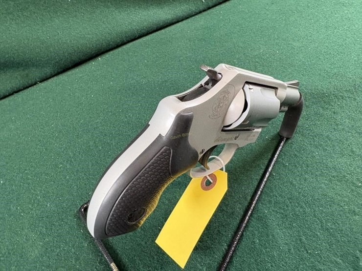 smith-&-wesson-airweight-38-&w-+-spl-revolver-image-3