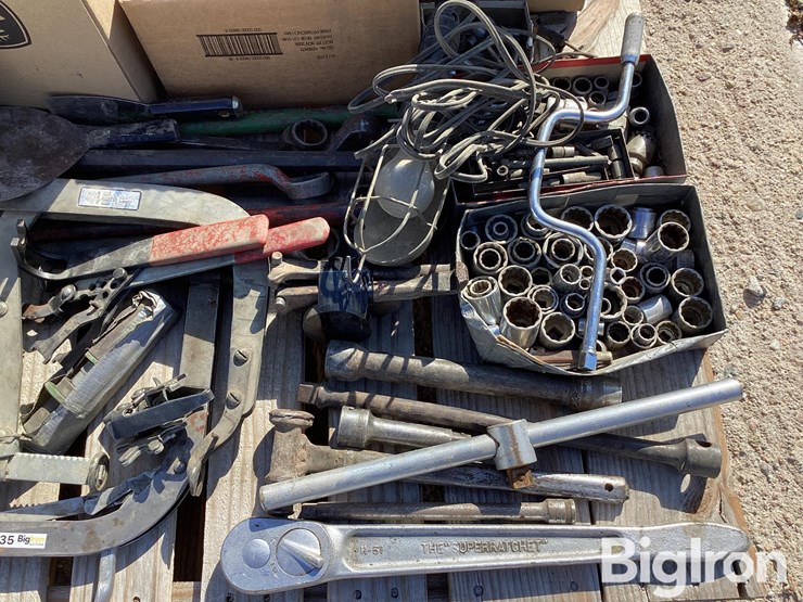 wrenches,-sockets,-miscellaneous-tools-&-hardware-image-17