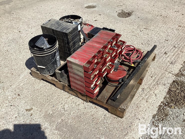 hardware-bins-w/-hardware-&-miscellaneous-fittings-&-tools-image-3