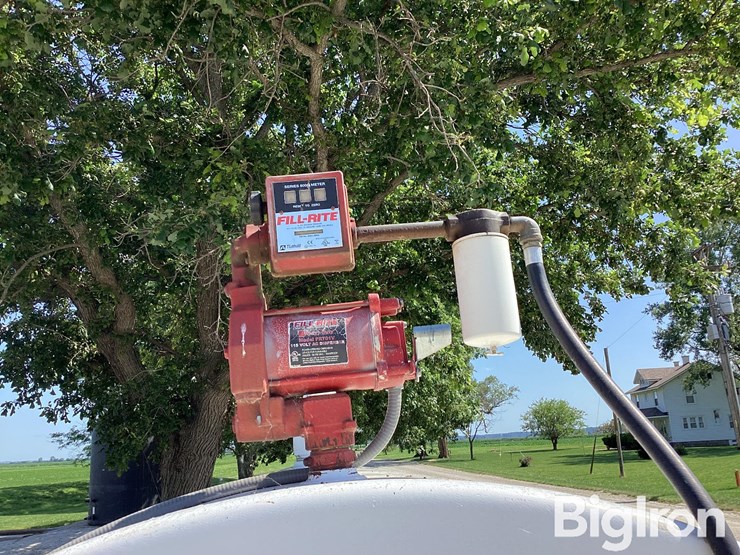 4,000-gal-fuel-tank-w/-pump-&-hose-image-12