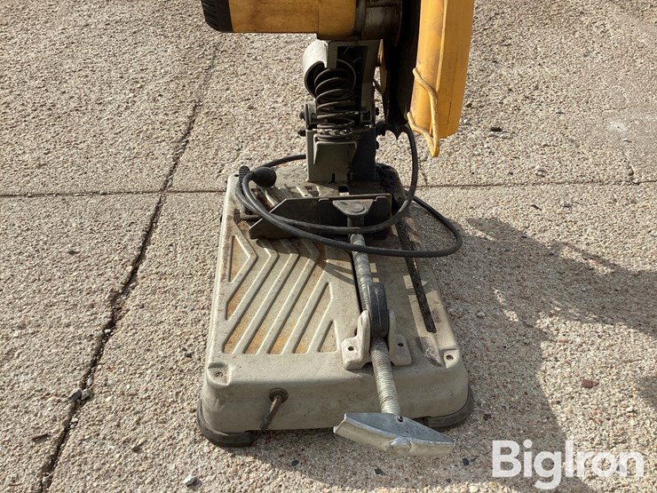 dewalt-chop-saw-image-13