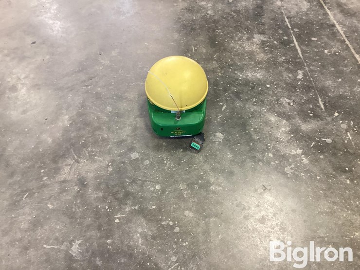 2011-john-deere-3000-image-9