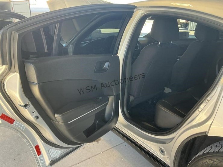 2018-dodge-charger-sdn-image-23