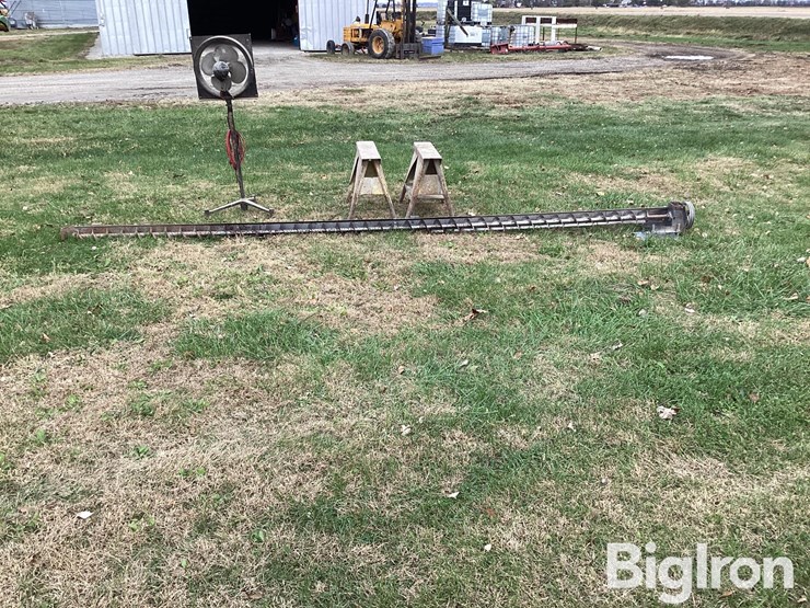 sweep-auger,-metal-saw-horses,-fan-image-4