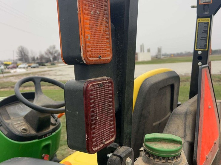 john-deere-3032e-image-21