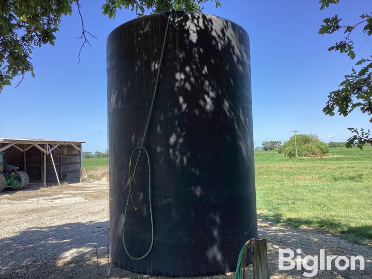 5,000-gal-poly-tank-w/-fittings-image-3