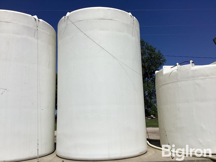 poly-tanks-w/-pump-&-electric-motor-image-16