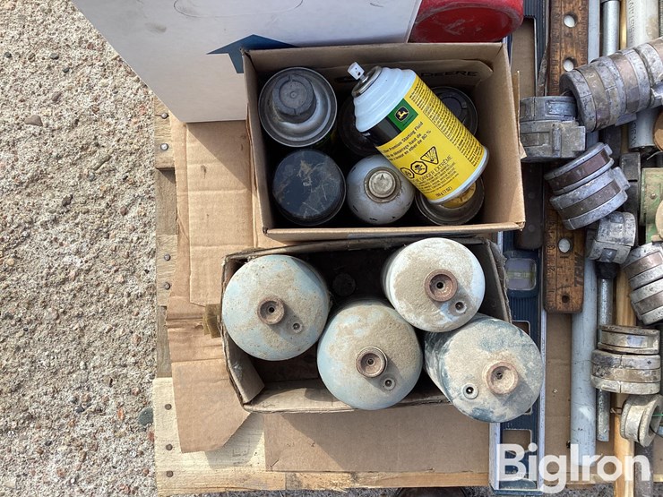 cylinder-stops,-fire-extinguisher,-saw,-level,-miscellaneous-items-image-12