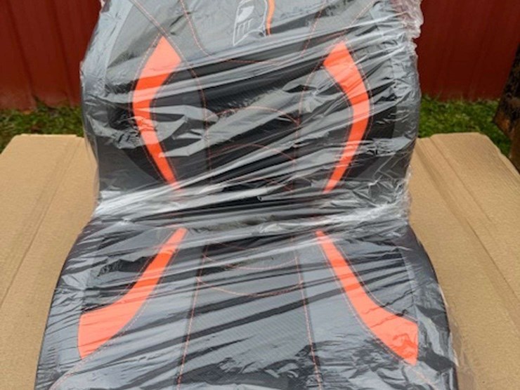 unused-spartan-zero-turn-mower-seat-image-1