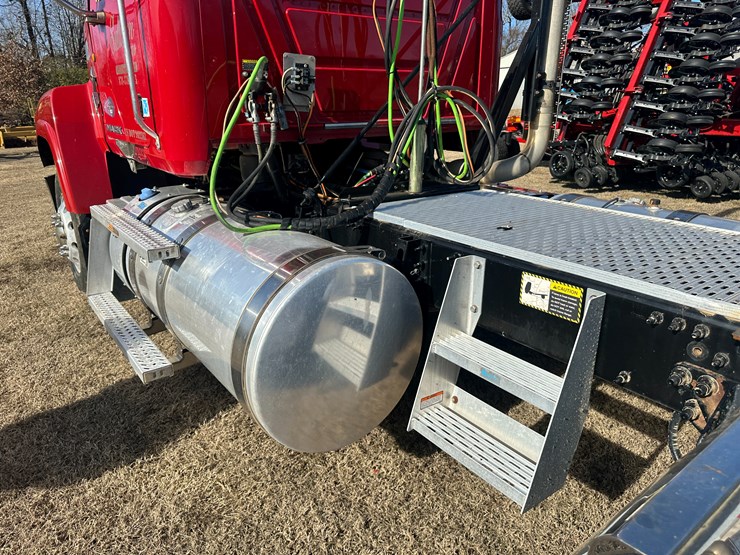 #35229-•-2013-mack-chu-t/a-daycab-truck-tractor-image-23