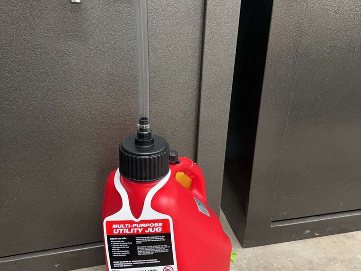 unused-5.5-gallon-multi-use-utility-jug-image-1