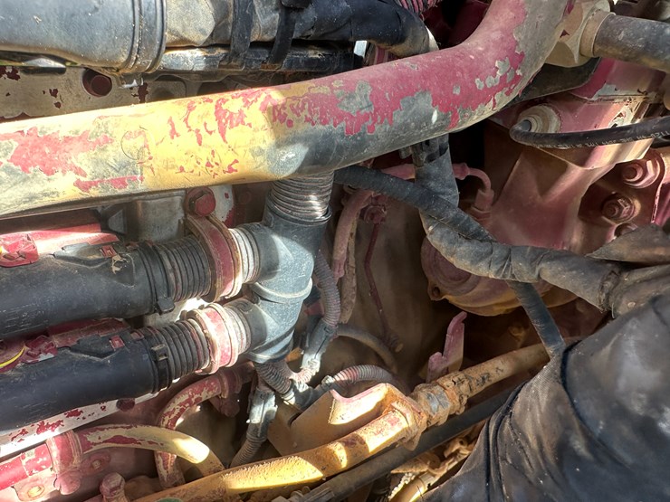 #35229-•-2013-mack-chu-t/a-daycab-truck-tractor-image-40