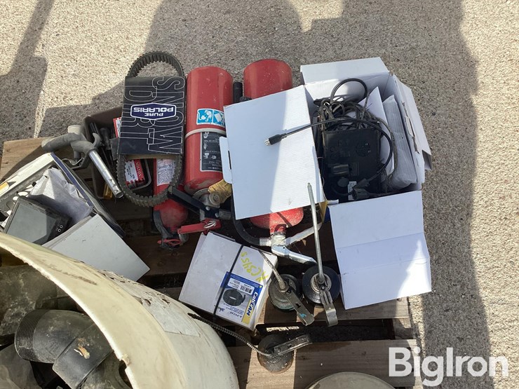 cab-cams,-creepers,-vacuum-&-miscellaneous-items-image-20