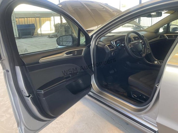 2020-ford-fusion-hybrid-sdn-image-22