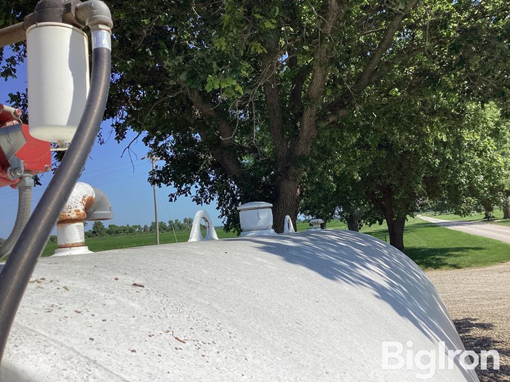 4,000-gal-fuel-tank-w/-pump-&-hose-image-10