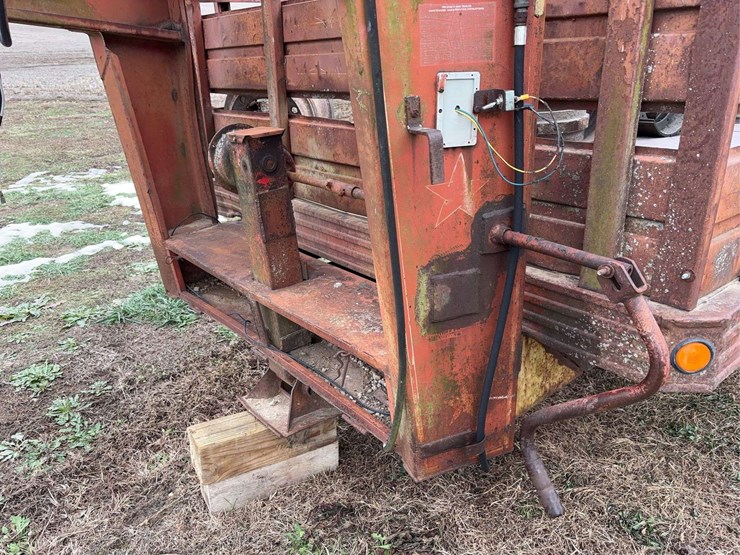 1974-14'-tri-star-grain-trailer-image-2