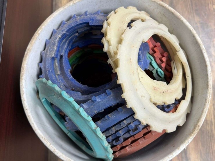 ac-2-row-3-pt-planter-image-7