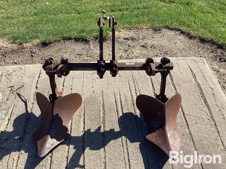 2-row-lister/plow-image-2