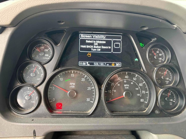 peterbilt-567-image-26