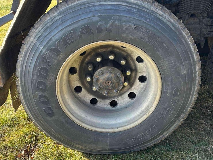 2006-freightliner-business-class-roll-off-image-12