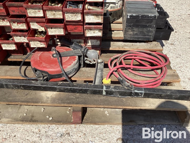 hardware-bins-w/-hardware-&-miscellaneous-fittings-&-tools-image-12