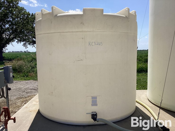 poly-tanks-w/-pump-&-electric-motor-image-9