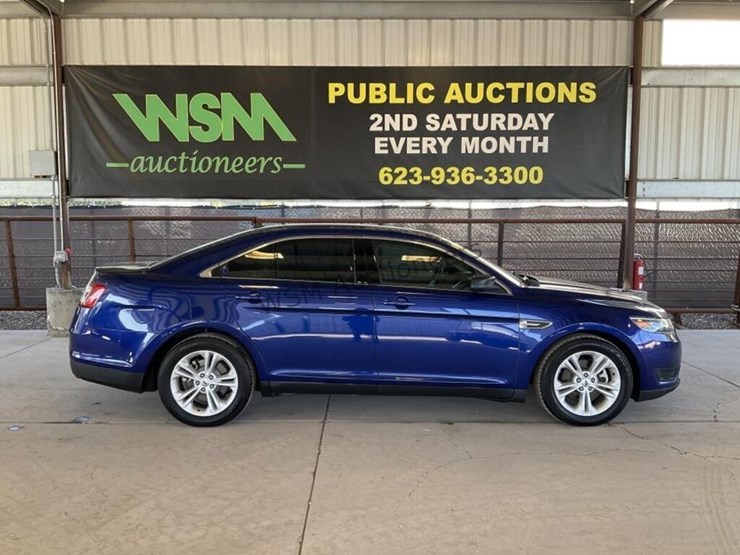 2015-ford-taurus-sdn-image-1