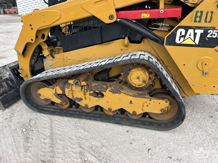 2019-caterpillar-259d-image-13