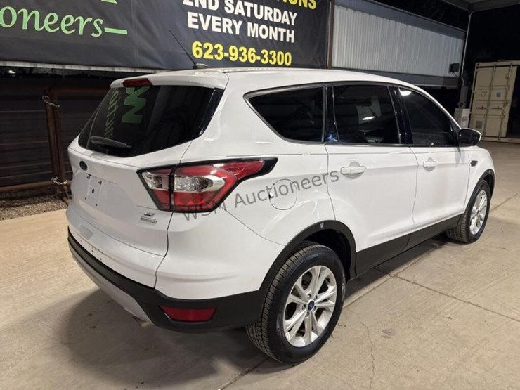 ford-escape-se-image-8
