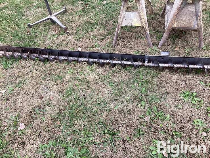 sweep-auger,-metal-saw-horses,-fan-image-18