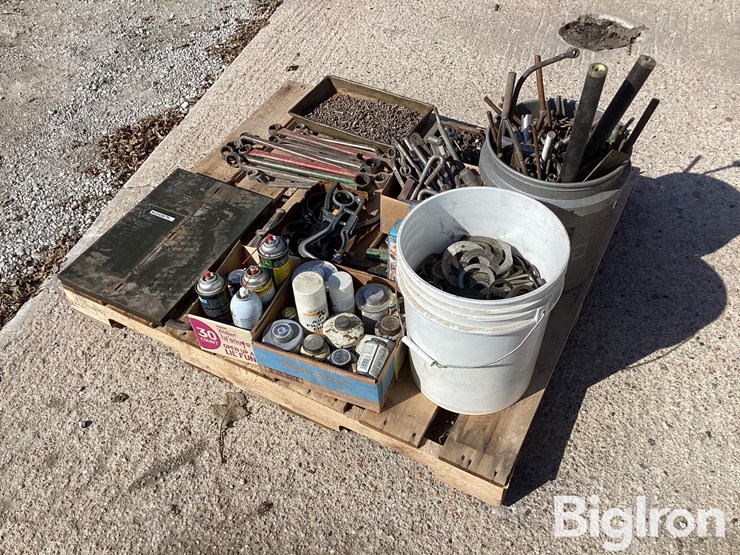 wrenches,-washers,-hardware-&-springs-image-1