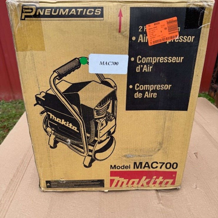 MAKITA MODEL MAC7000 2HP AIR COMPRESSOR
