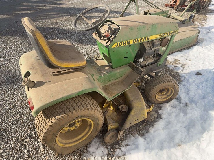 john-deere-317-image-5