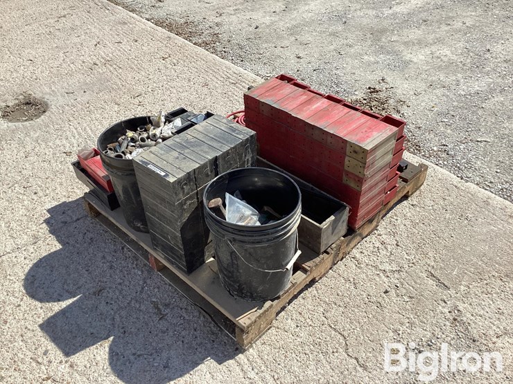 hardware-bins-w/-hardware-&-miscellaneous-fittings-&-tools-image-5