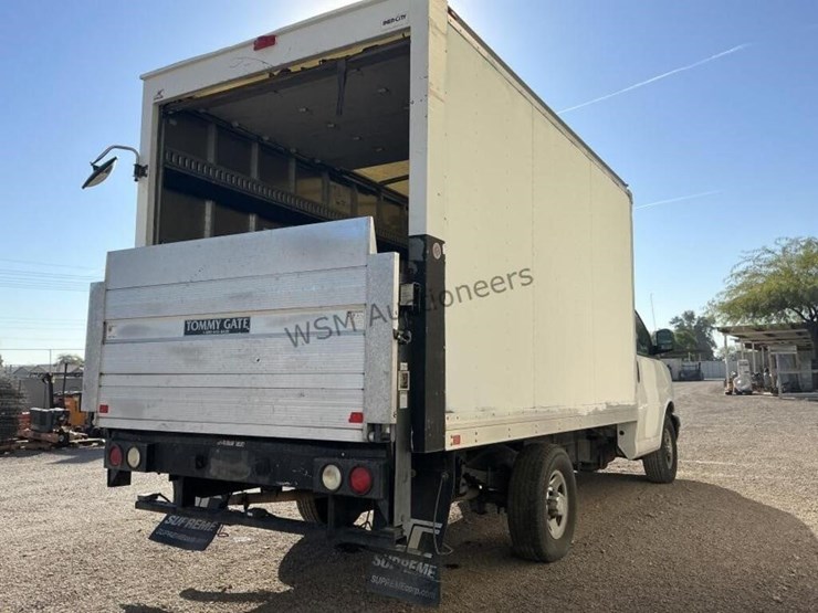 2015-chevrolet-express-3500-image-5