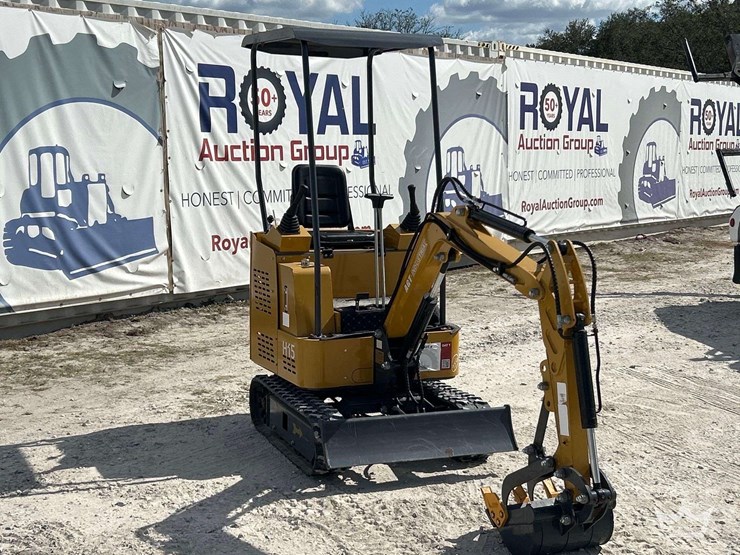 unused-2024-agt-h15-mini-excavator-image-2