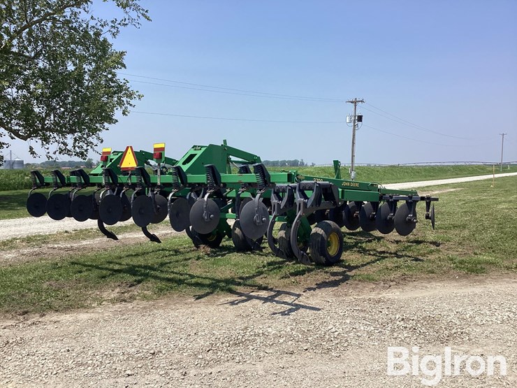 john-deere-2700-image-5