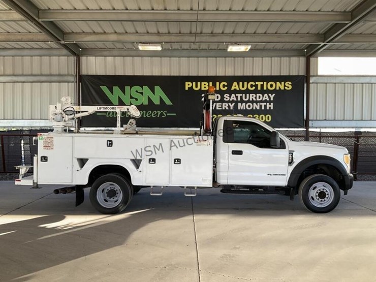 2017-ford-f550-image-1