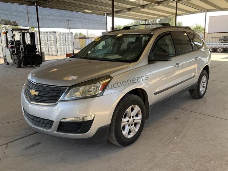 chevrolet-traverse-ls-image-4