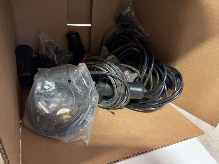 (6)-midland-radios-&-antennas-image-5