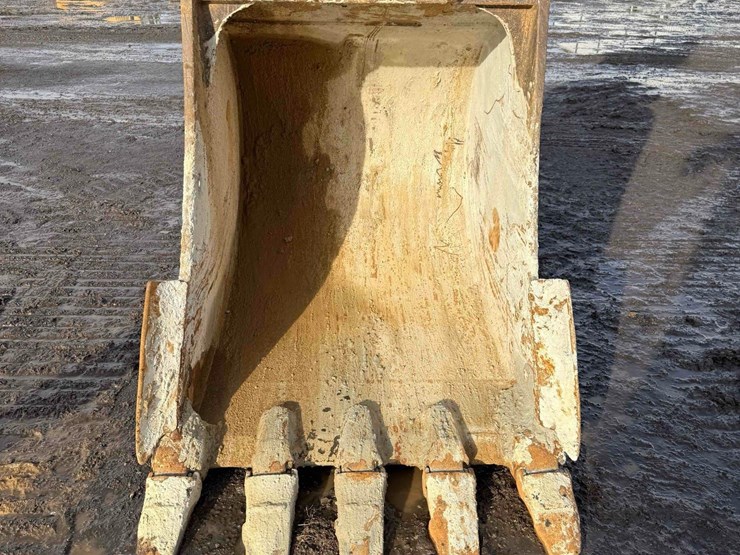 2015-caterpillar-335fl-image-19