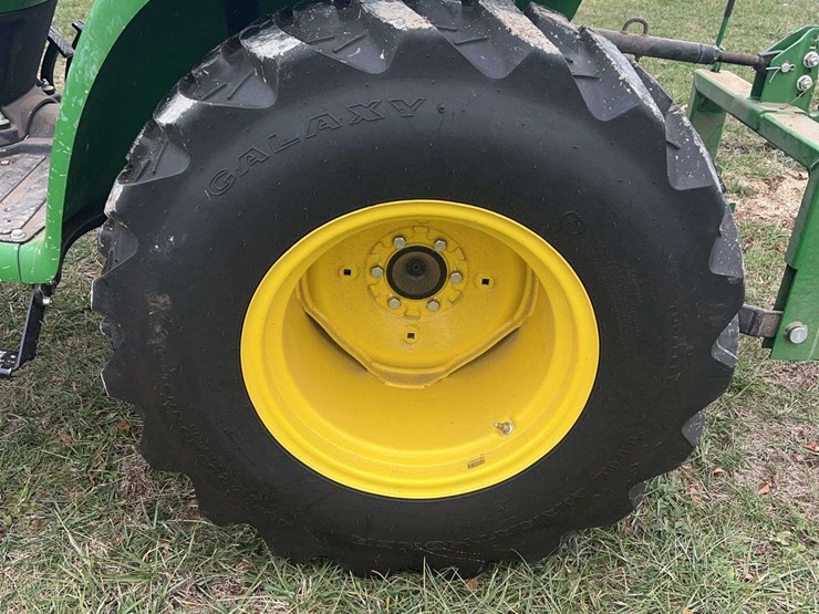 john-deere-3032e-image-19