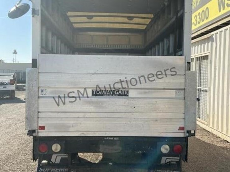 2015-chevrolet-express-3500-image-6