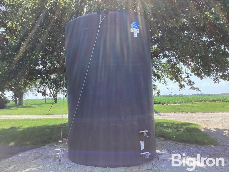 5,000-gal-poly-tank-w/-fittings-image-7