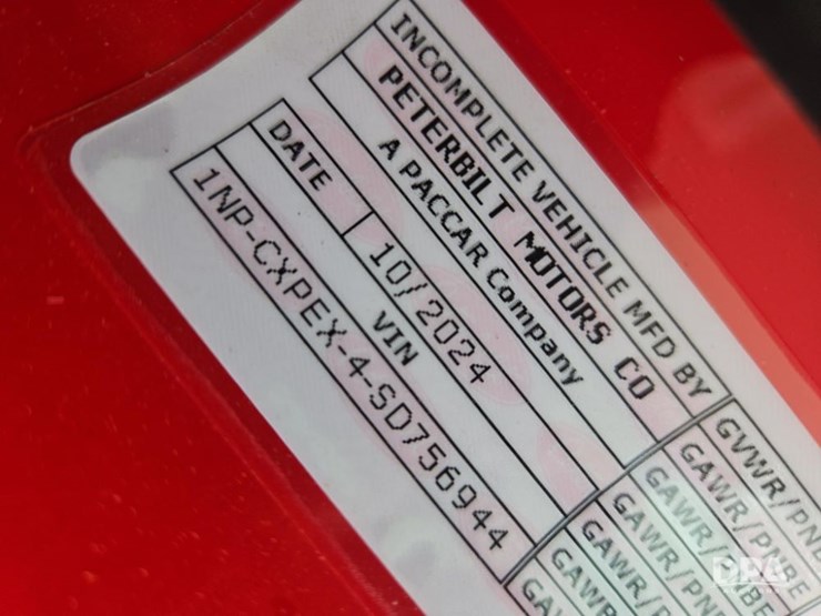 2025-peterbilt-567-image-13