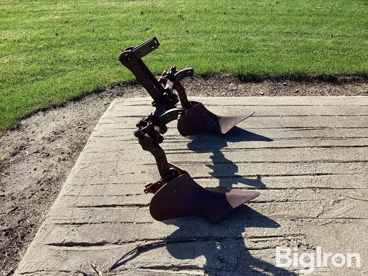 2-row-lister/plow-image-4