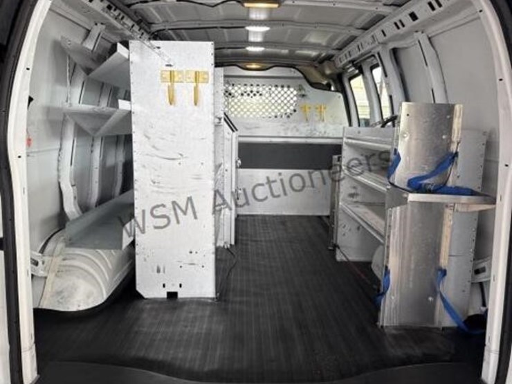 2014-chevrolet-express-2500-image-13