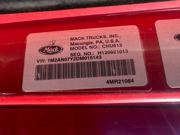 #35229-•-2013-mack-chu-t/a-daycab-truck-tractor-image-63